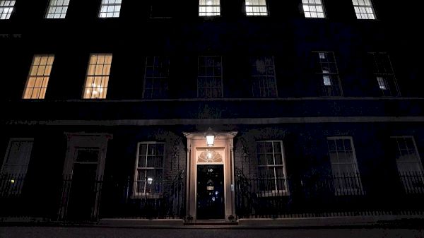 anger-at-finding-of-‘unacceptable’-treatment-of-security-and-cleaning-staff-–-yahoo-eurosport-uk