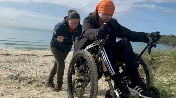 wheelchair-user-with-autism-attempts-to-push-himself-along-hadrian’s-wall-–-itv-news