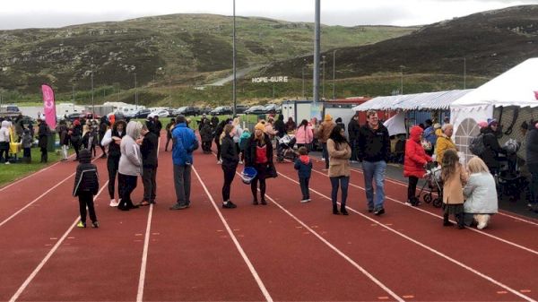 folk-enjoy-gala-afternoon-ahead-of-relay-for-life-–-shetland-times-online