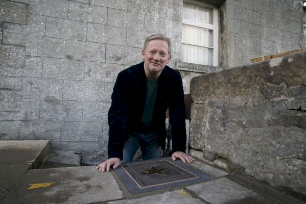 shetland-star-unveils-plaque-in-his-name-–-shetland-times-online