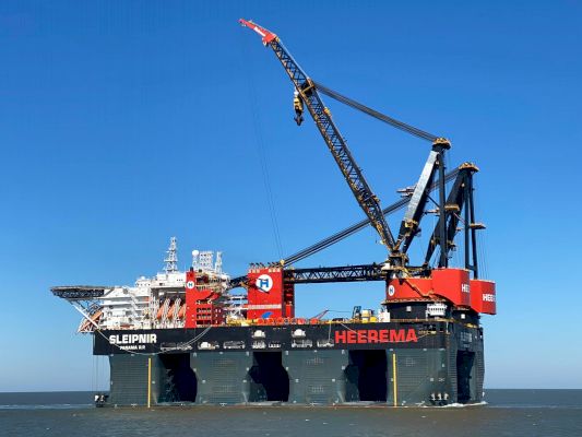 world’s-largest-crane-vessel-set-to-remove-dunlin-platform-–-offshore-energy