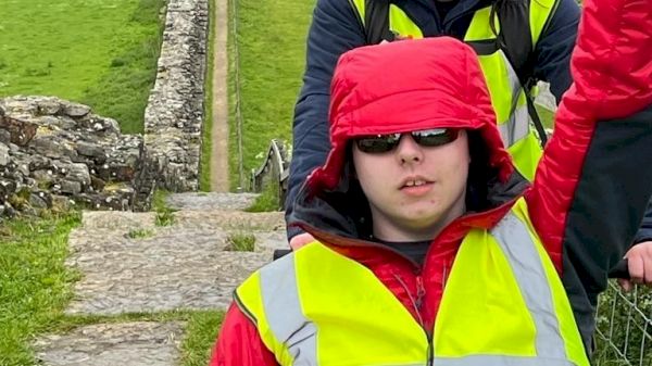 teenager-becomes-first-to-complete-hadrian’s-wall-path-in-a-wheelchair-–-itv-news