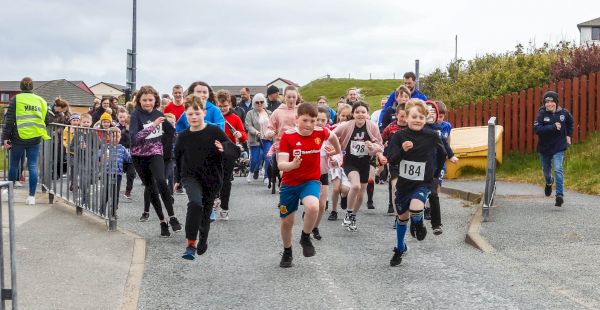 whalsay-fun-run-raises-cash-for-charity-–-shetland-times-online
