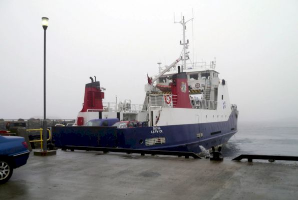 shetland-drift:-ferry-does-“handbrake-turn”-into-scottish-port-–-boing-boing