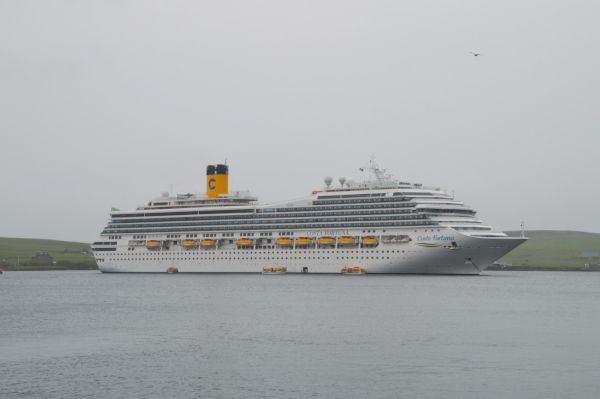 largest-cruise-ship-of-the-season-arrives-at-lerwick-port-–-shetland-times-online