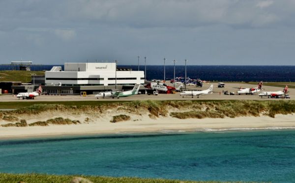 airline-apologises-after-passengers-had-to-sleep-in-sumburgh-airport-–-shetland-times-online