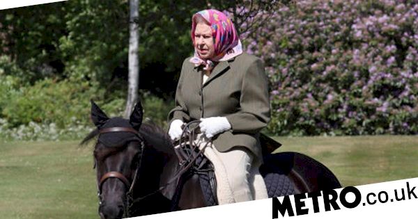 the-queen-riding-horses-again-despite-health-advice-–-metroco.uk