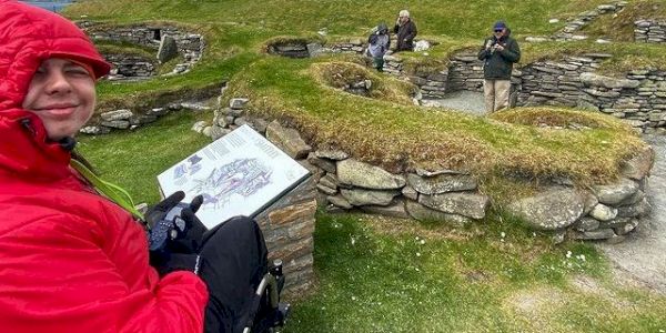 brynn-hauxwell-becomes-first-wheelchair-user-to-complete-hadrian’s-wall-–-runnersworld.com