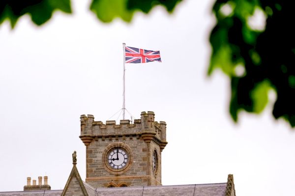 union-jack-flies-over-town-hall-to-mark-coronation-day-–-shetland-times-online