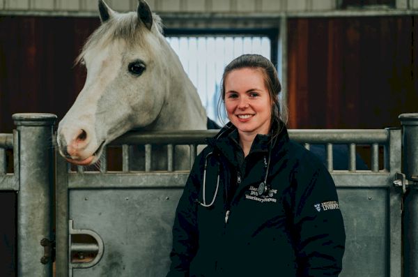 vet-harriet-deeming-bvsc-mrcvs-joins-robinson-animal-healthcare-–-–-everything-horse-uk