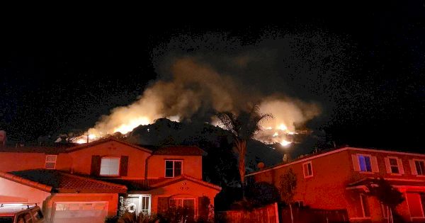 riverside-county-firefighters-contain-15-acre-moreno-valley-brushfire-in-just-over-two-hours-–-cbs-los-angeles