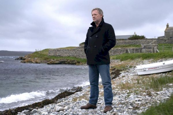 scots-star-douglas-henshall-to-depart-bbc-crime-drama-shetland-–-chard-&-ilminster-news