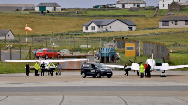 flying-selkies-touchdown-for-hillswick-stay-–-shetland-times-online