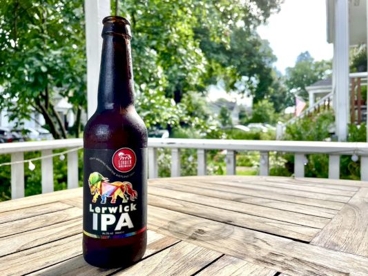 one-of-world’s-longest-beer-runs-as-american-pair-take-lerwick-ipa-home-–-shetland-times-online