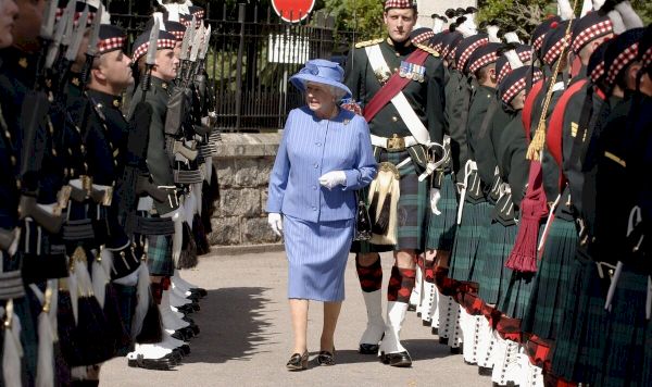 queen-pulls-out-of-traditional-welcome-to-balmoral-ceremony-–-express