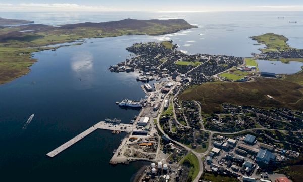 sick-crewman-taken-to-hospital-after-ship-to-ship-transfer-in-shetland-–-the-press-&-journal