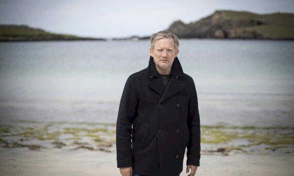 douglas-henshall-gives-exciting-update-on-shetland-season-seven-–-and-fans-will-be-thrilled!-–-hello!