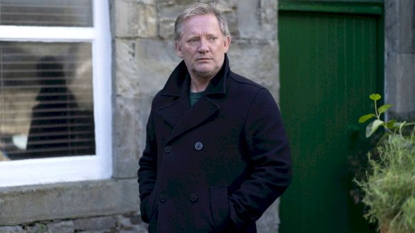 coronation-street-legend-vying-for-shetland-role-after-the-shock-exit-of-douglas-henshall’s-di-jimmy-perez…-–-the-scottish-sun