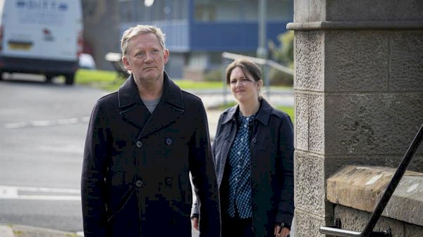 shetland-actor-‘bereft’-over-co-star-douglas-henshall’s-departure-–-aol-uk