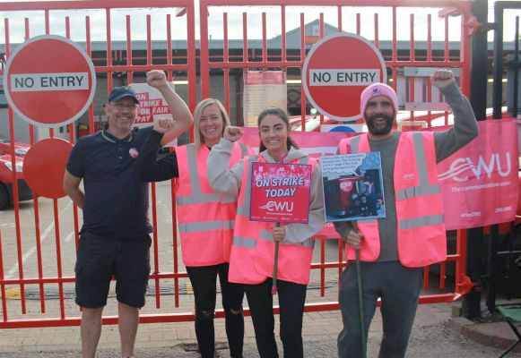 postal-workers-picket-north-east-sites-in-pay-dispute-–-grampian-online
