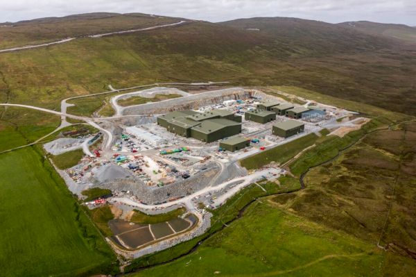 decision-deferred-on-23km-pylon-plans-to-give-all-sic-members-their-say-–-shetland-times-online