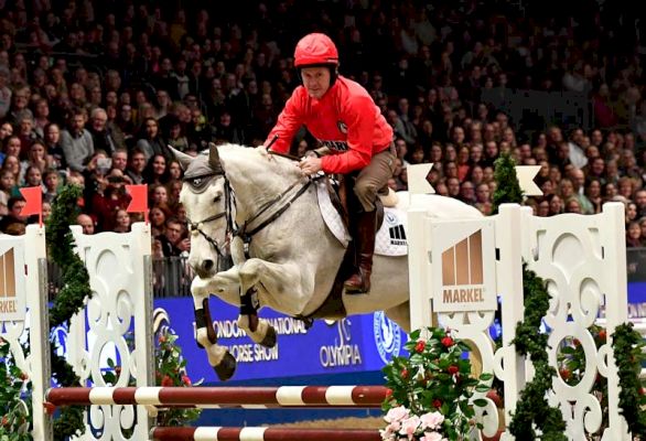 top-jocks-change-tack-to-battle-for-showjumping-prize-–-horsetalk