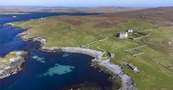 scottish-island-in-shetlands-complete-with-6-bed-historic-mansion-hits-market-–-glasgow-live