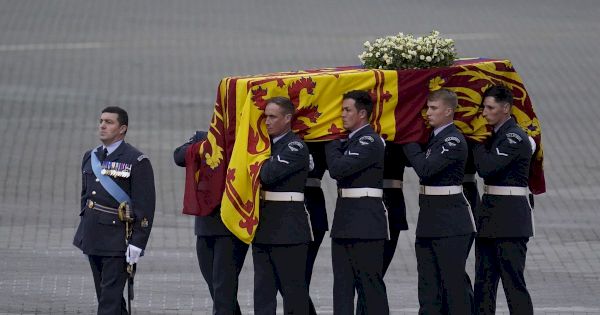 scots-invited-to-observe-‘moment-of-reflection’-on-sunday-in-honour-of-queen-–-daily-record