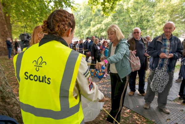 scout-among-those-volunteering-at-lying-in-state-queue-–-shetland-times-online