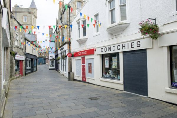 street-stays-silent-as-queen’s-funeral-takes-place-–-shetland-times-online