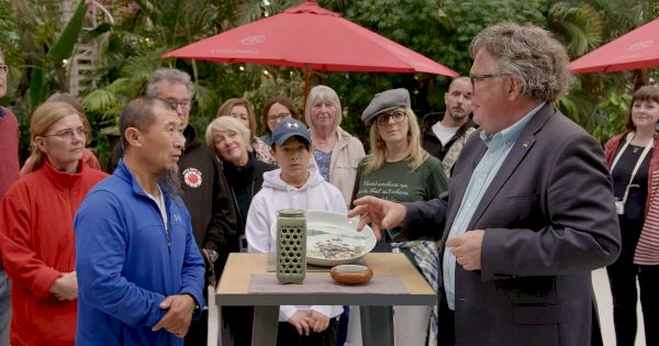bbc-antiques-roadshow-guest-discovers-7-charity-shop-vase-is-worth-ludicrous-sum-–-birmingham-live