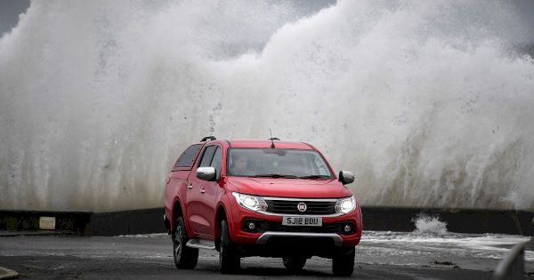 uk-weather-forecast:-warning-of-travel-chaos-on-roads-as-75mph-winds-set-to-batter-brits-–-the-mirror