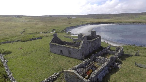archaeologists-rescue-‘smuggling-box’-from-being-swept-out-to-sea-–-the-times