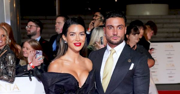 love-island’s-ekin-su-and-davide-put-split-rumours-to-bed-at-ntas-–-birmingham-live