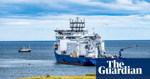 shetland-loses-telephone-and-internet-services-after-subsea-cable-cut-–-the-guardian