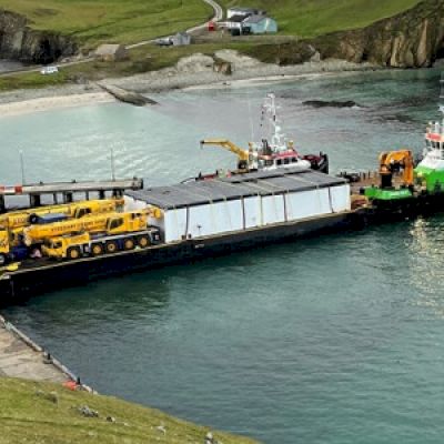 fair-isle-bird-observatory-project-reaches-milestone-with-arrival-of-first-module-–-scottish-construction-now