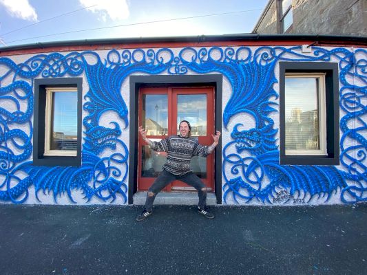 dirk’s-dragon-mural-adds-colour-to-sibc-building-–-shetland-news