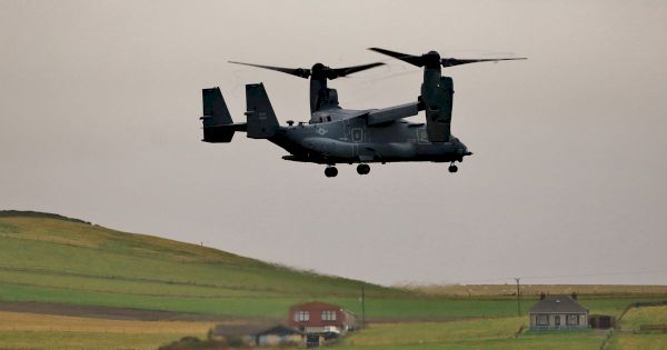 us-air-force-aircraft-spotted-‘hovering-above’-scots-airport-–-daily-record
