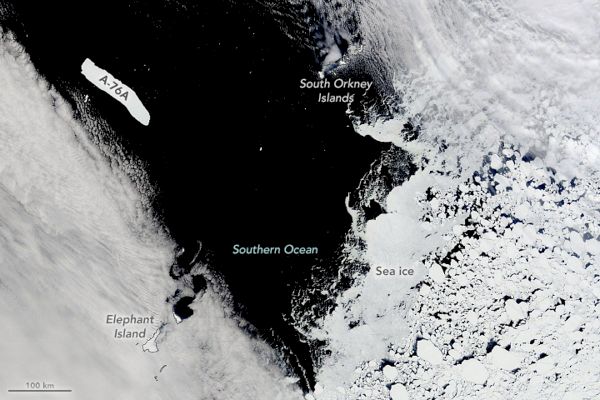 pictured:-iceberg-twice-the-size-of-london-drifting-towards-treacherous-sea-passage-–-yahoo-news-uk