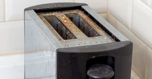 mind-blowing-3p-hack-for-banishing-rust-using-one-kitchen-staple-leaves-people-floored-–-the-mirror