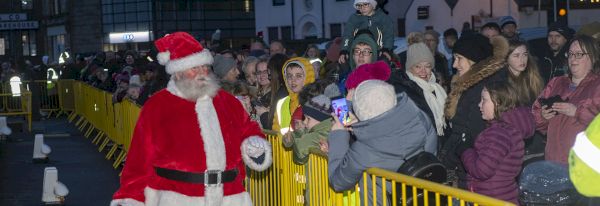santa-makes-arrival-in-lerwick