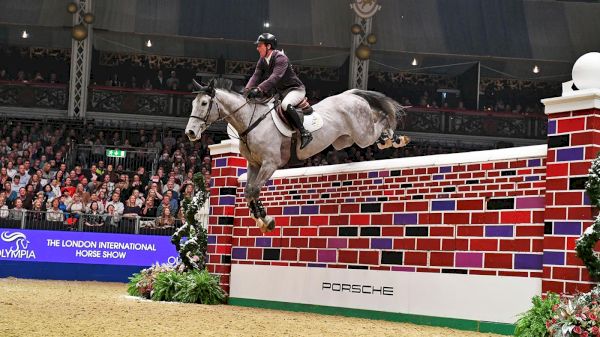 how-to-watch-london-horse-show-live-–-horse-&-hound’s-helpful-guide-–-horse-&-hound