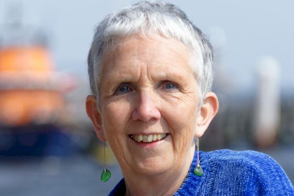 schoolgirl-finds-shetland-author-ann-cleeves’s-lost-laptop-in-snow-–-the-national