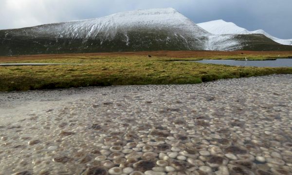 rare-‘ice-balls’-formulate-over-a-loch-in-shetland’s-most-remote-…-–-the-press-&-journal