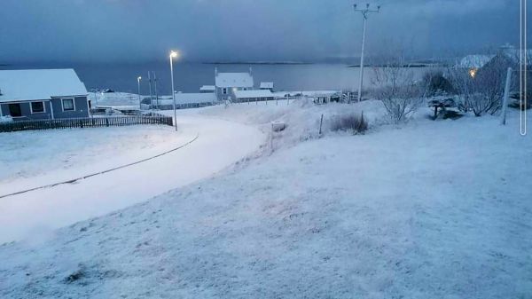 crime-writer’s-laptop-containing-draft-of-new-novel-found-buried-under-shetland’s-snow-–-sky-news