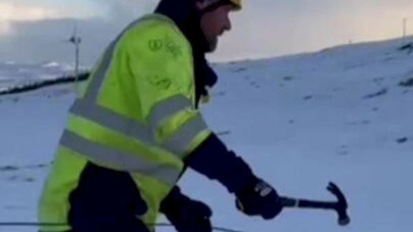cold-weather:-shetland-residents-still-without-power-|-uk-news-–-sky-news