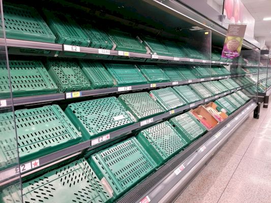 shetland-supermarket-shelves-bare-after-four-days-of-ferry-…-–-the-press-&-journal