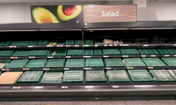 food-finally-rolls-into-shetland-following-days-of-high-winds-and-no-…-–-the-press-&-journal