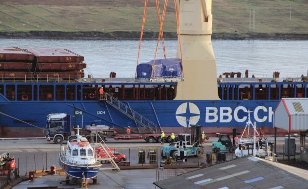 viking-energy-turbine-parts-begin-to-arrive-in-lerwick-–-shetland-news