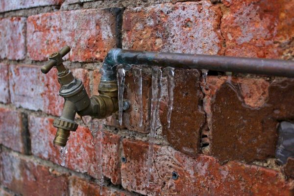 reports-of-burst-pipes-double-across-scotland-due-to-freezing-temperatures-–-yahoo-eurosport-uk